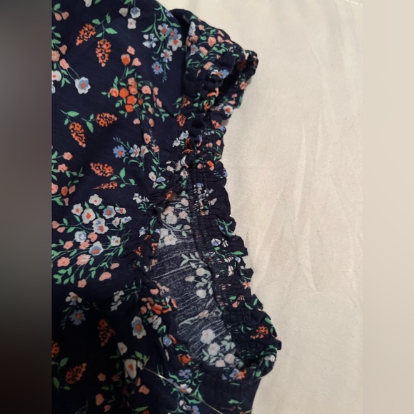 St. John’s Bay Floral Print Top Blouse with Elastic Sleeves and Neckline - Picture 6 of 8